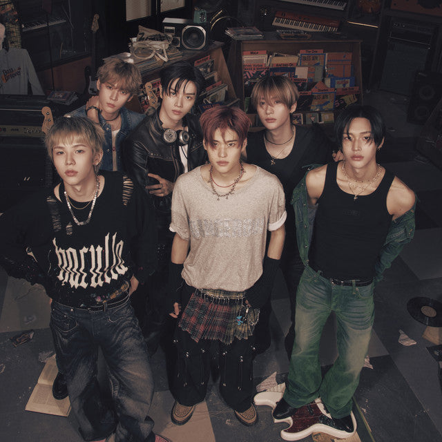 RIIZE official collection group photo
